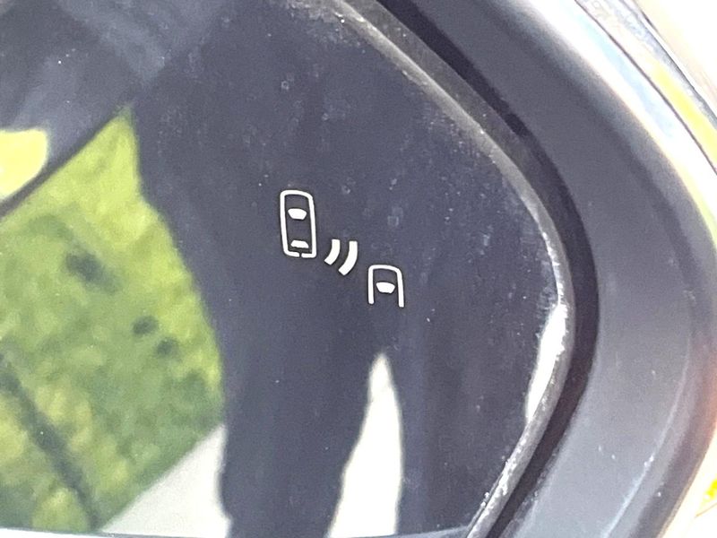 2022 Toyota Aqua 6AA-MXPK11 (UW-6a3360c1ee6a1)[29]