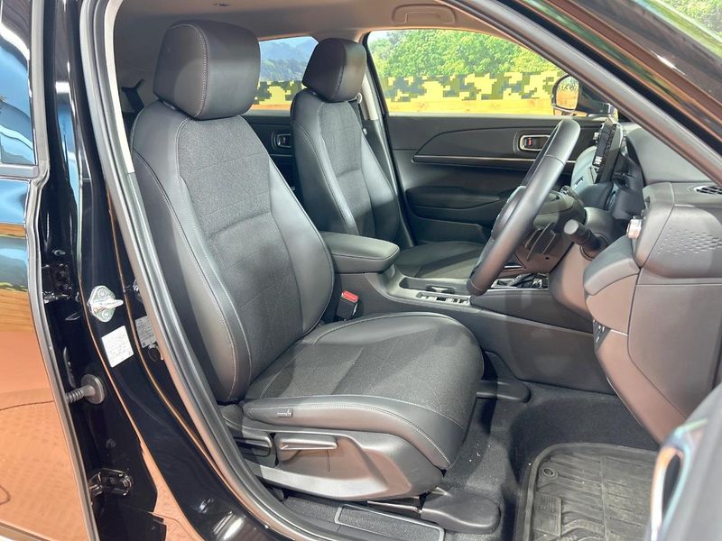 2025 Honda Vezel 6AA-RV5 (UW-6a3360f51e936)[18]