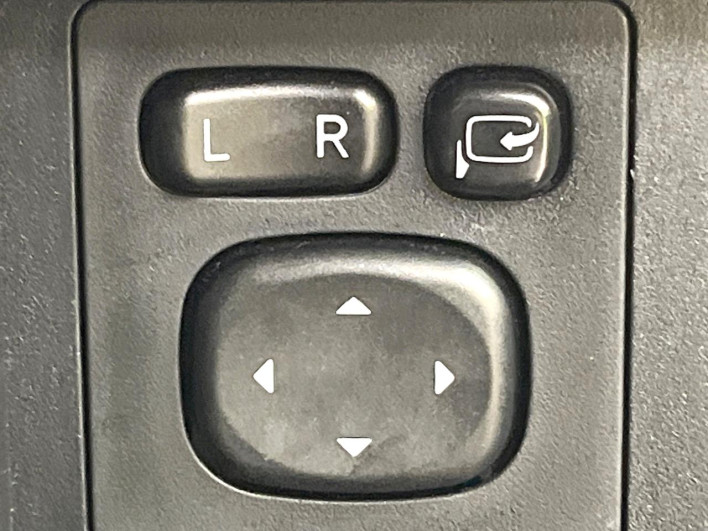 2016 Toyota Land Cruiser Prado CBA-TRJ150W (UW-6a33610210b00)[27]