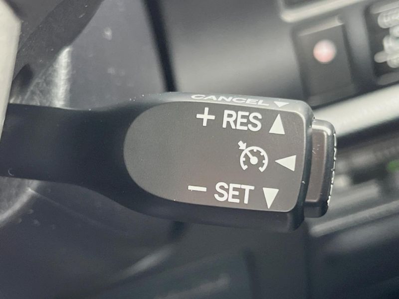 2018 Toyota Voxy DBA-ZRR80W (UW-6a3361218d0e9)[11]