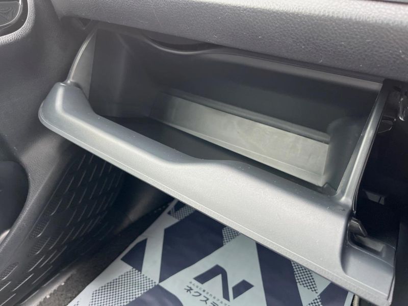 2018 Toyota Voxy DBA-ZRR80W (UW-6a3361218d0e9)[5]