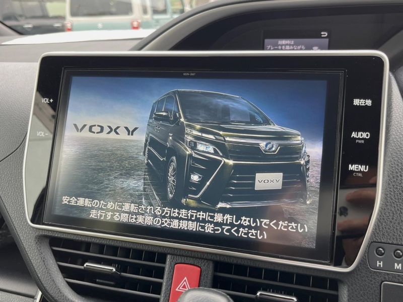 2018 Toyota Voxy DBA-ZRR80W (UW-6a3361218d0e9)[4]