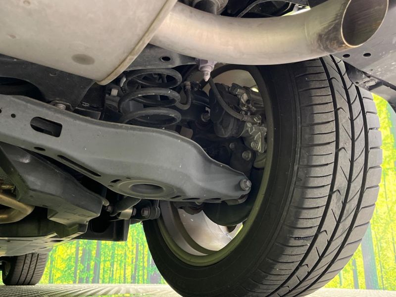 2018 Toyota C-HR DAA-ZYX10 (UW-6a336141406c4)[18]