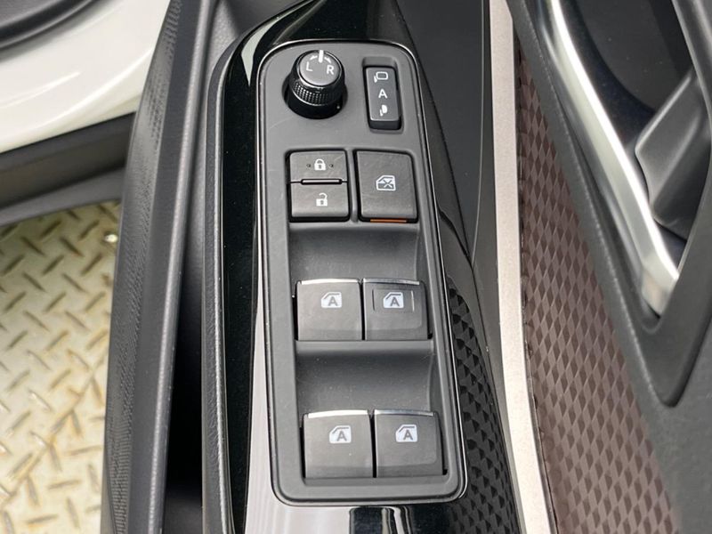2018 Toyota C-HR DAA-ZYX10 (UW-6a336141406c4)[23]