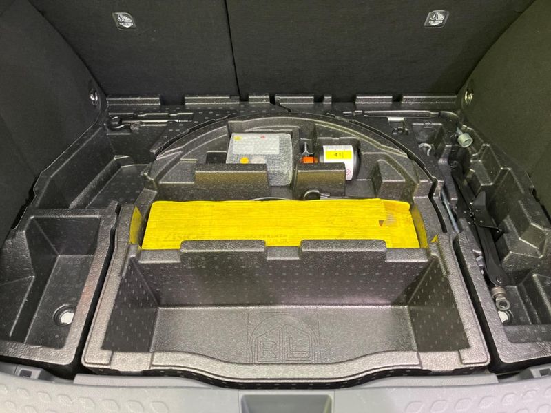2018 Toyota C-HR DAA-ZYX10 (UW-6a336141406c4)[15]