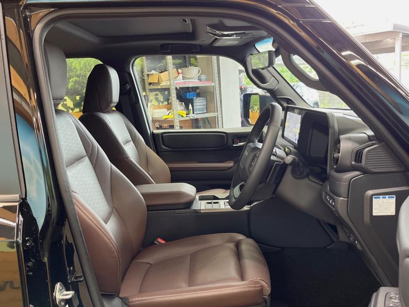 2025 Toyota Land Cruiser 250 3DA-GDJ250W (UW-6a34b269e7f13)[17]