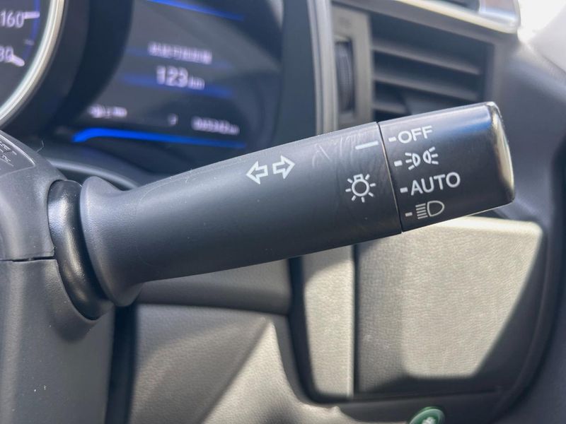 2016 Honda Fit Hybrid DAA-GP5 (UW-6a34b27c43066)[29]