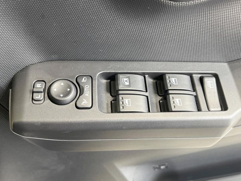 2024 Daihatsu Taft 5BA-LA900S (UW-6a34b32192cca)[17]