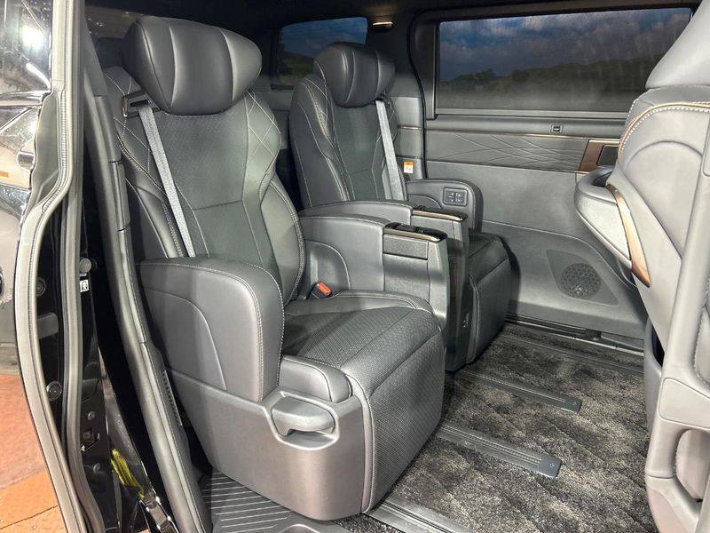 2025 Toyota Vellfire Hybrid 6AA-AAHH40W (UW-6a36036fad3eb)[20]