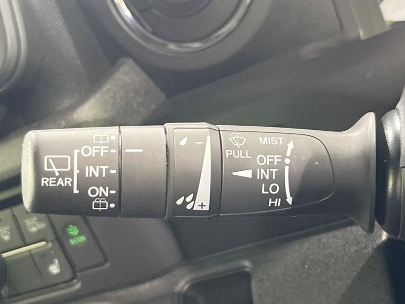 2023 Honda N-BOX CUSTOM 6BA-JF6 (UW-6a360459c48dc)[15]