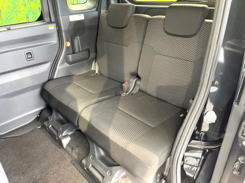 2020 Daihatsu Wake 4BA-LA700S (UW-6a36049451938)[12]