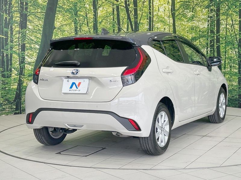 2024 Toyota Aqua 6AA-MXPK11 (UW-6a36050578a3b)[8]