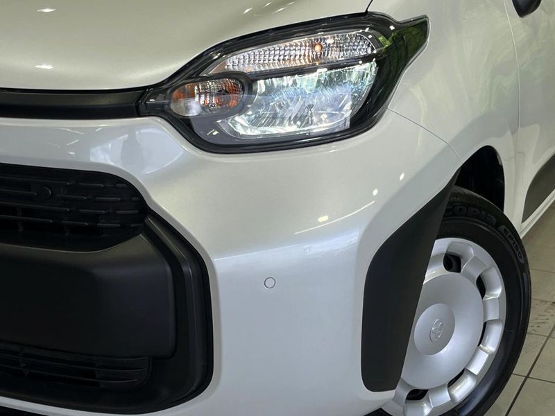 2025 Toyota Sienta 6AA-MXPL15G (UW-6a36050b01cf6)[20]