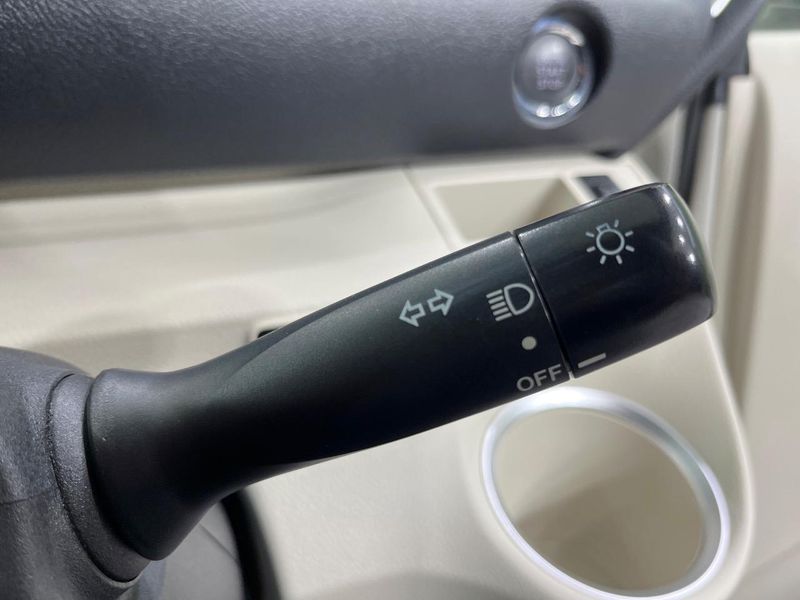 2016 Toyota Sienta DBA-NSP170G (UW-6a36053648338)[22]