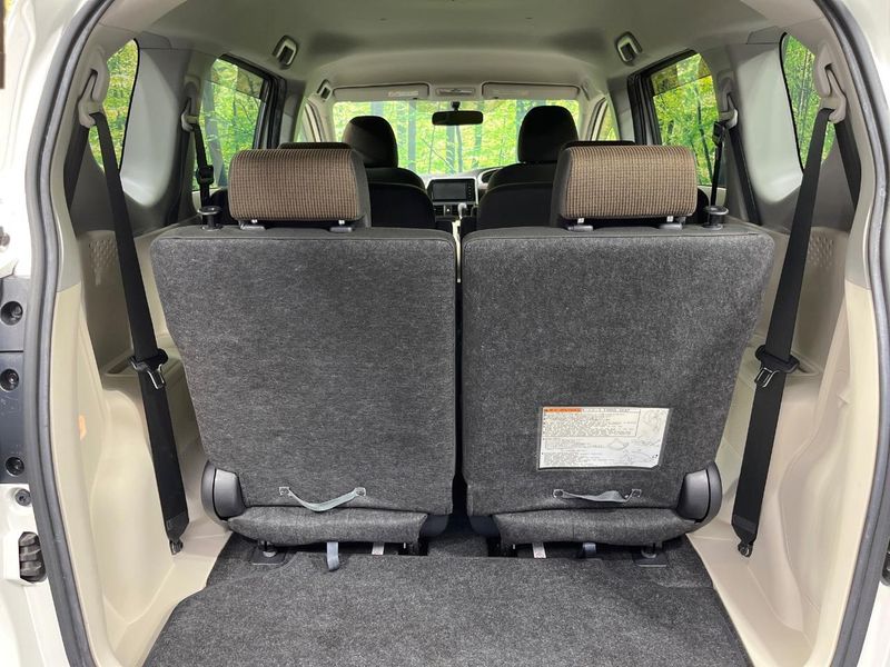 2016 Toyota Sienta DBA-NSP170G (UW-6a36053648338)[14]