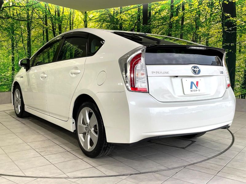 2013 Toyota Prius DAA-ZVW30 (UW-6a3605b3894cc)[7]
