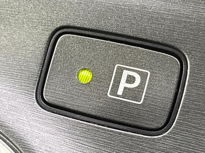 2015 Toyota Prius DAA-ZVW30 (UW-6a3605b49af5a)[29]