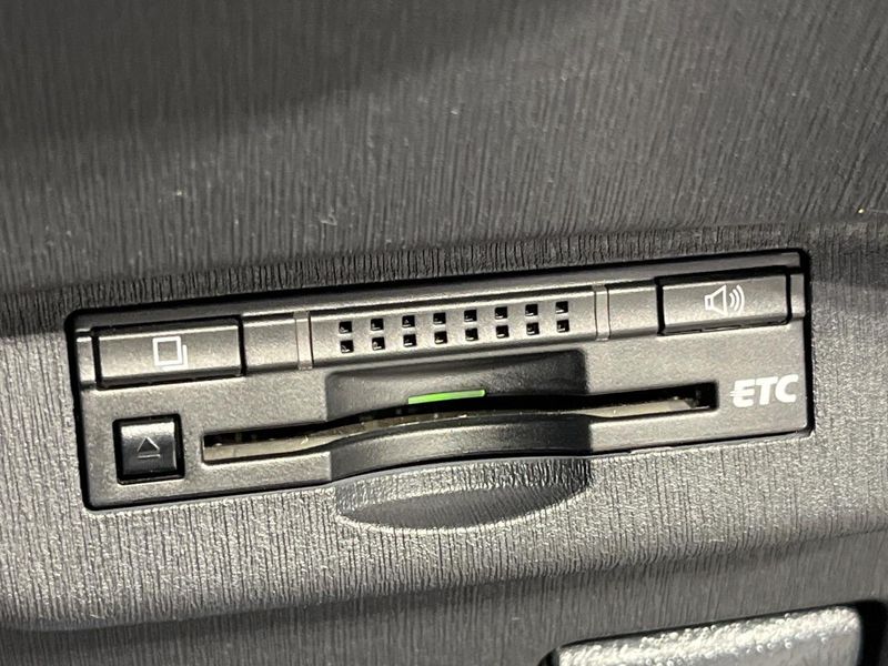 2015 Toyota Prius DAA-ZVW30 (UW-6a3605b49af5a)[25]