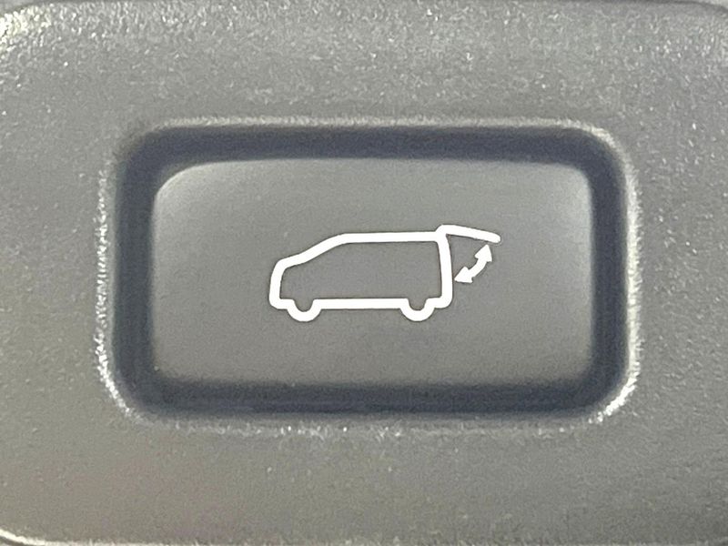 2022 Toyota Alphard 3BA-AGH30W (UW-6a3754d7e2b20)[27]