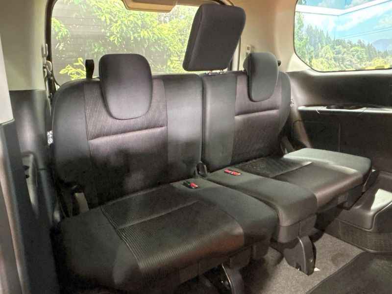 2017 Nissan Serena DAA-GFC27 (UW-6a37554a601f0)[22]