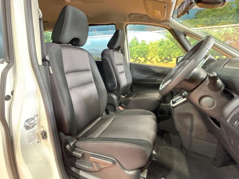 2017 Nissan Serena DAA-GFC27 (UW-6a37554a601f0)[20]
