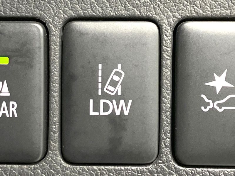 2018 Mitsubishi OUTLANDER PHEV DLA-GG2W (UW-6a3755535f1da)[19]