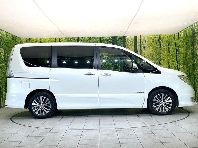 2015 Nissan Serena DAA-HFC26 (UW-6a3755745042f)[25]