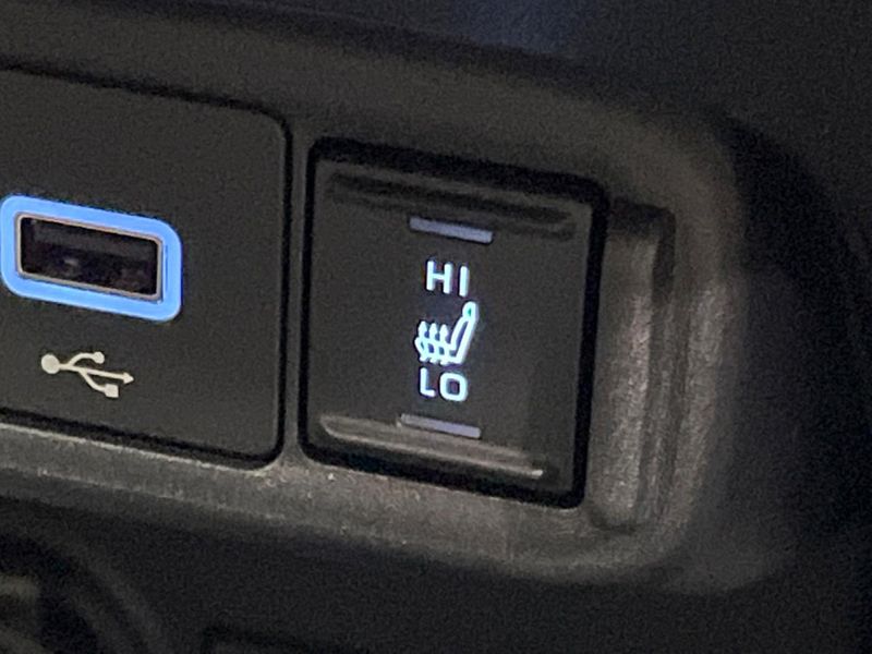 2026 Toyota Sienta 6AA-MXPL10G (UW-6a375662255d3)[27]