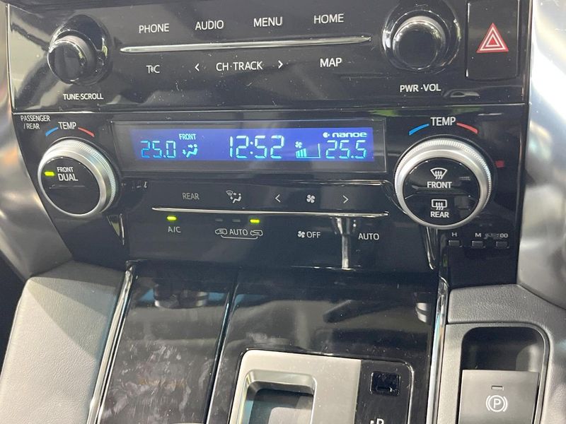 2022 Toyota Alphard 3BA-AGH30W (UW-6a3b49a05e6f5)[24]