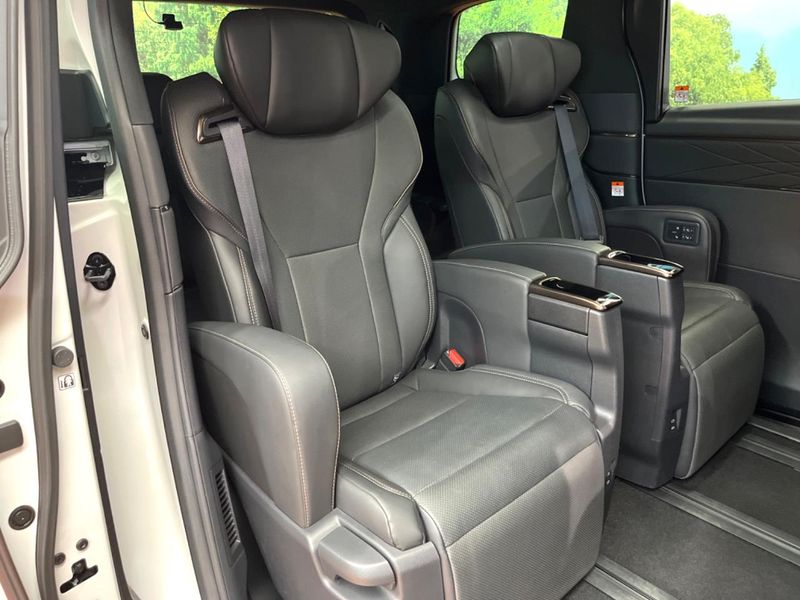 2024 Toyota Alphard 3BA-AGH40W (UW-6a3b49a43199e)[9]