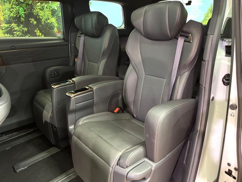 2024 Toyota Alphard 3BA-AGH40W (UW-6a3b49a43199e)[13]