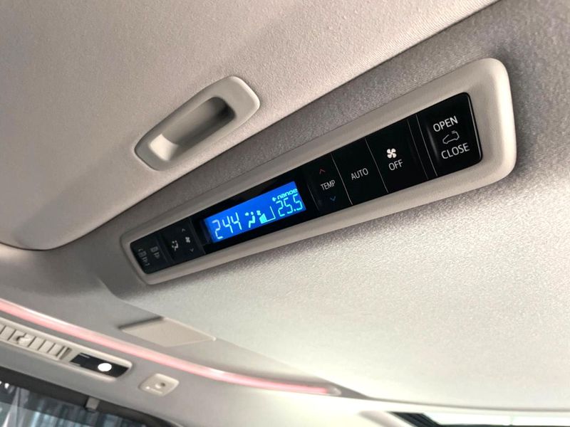 2015 Toyota Vellfire Hybrid DAA-AYH30W (UW-6a3b49c0e9c9e)[25]