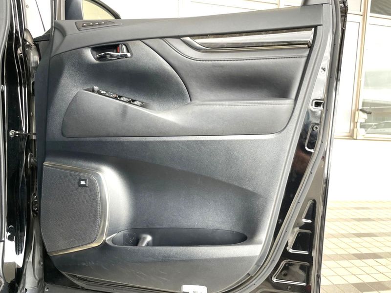 2015 Toyota Vellfire Hybrid DAA-AYH30W (UW-6a3b49c0e9c9e)[29]