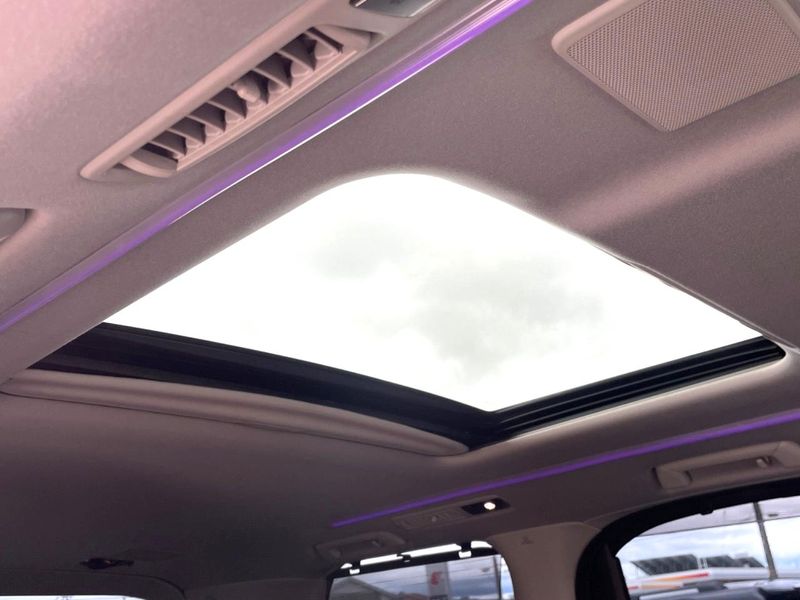 2015 Toyota Vellfire Hybrid DAA-AYH30W (UW-6a3b49c0e9c9e)[24]