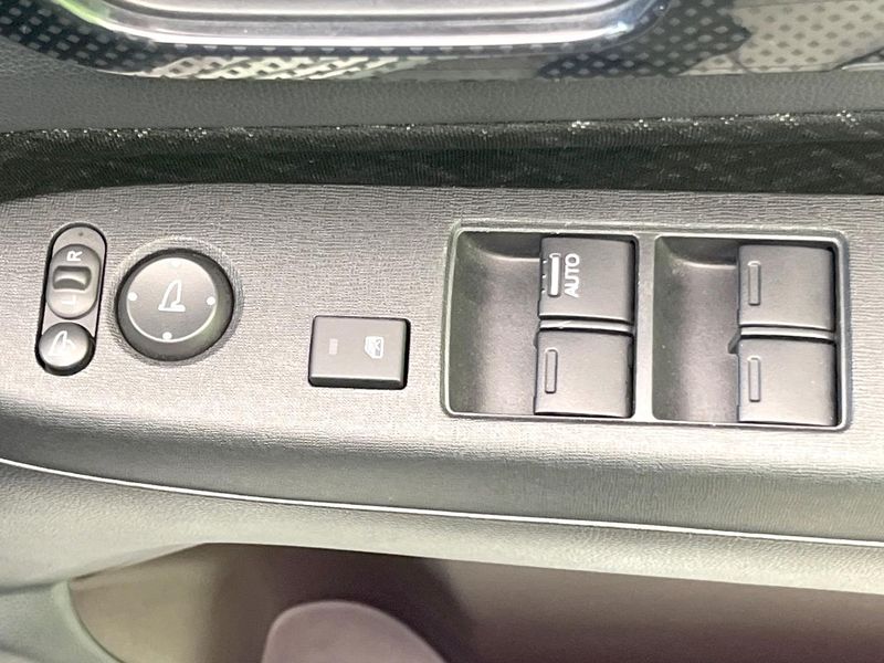 2015 Honda N-WGN Custom DBA-JH1 (UW-6a3b4a89040ba)[18]