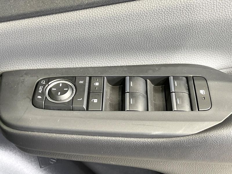 2023 Toyota Prius 6AA-MXWH65 (UW-6a3b4b532c0b4)[21]