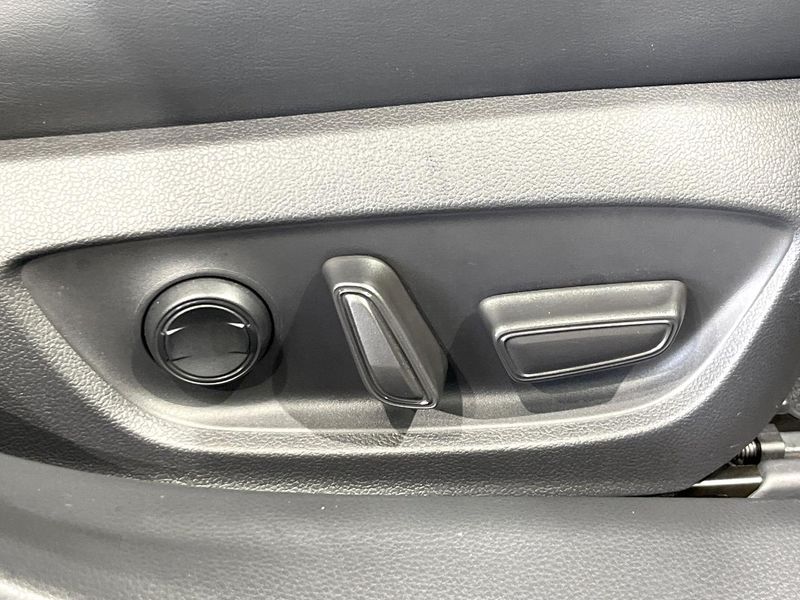 2023 Toyota Prius 6AA-MXWH65 (UW-6a3b4b532c0b4)[22]