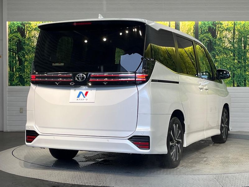 2023 Toyota Voxy 6BA-MZRA90W (UW-6a3b4b58f412b)[24]