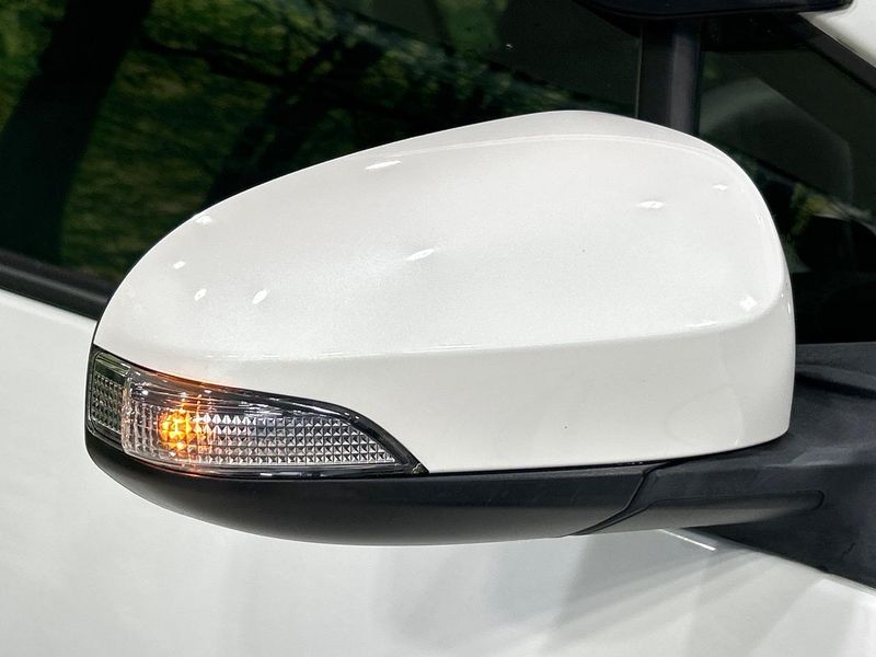 2018 Toyota Aqua DAA-NHP10 (UW-6a3b4b6992cf4)[19]