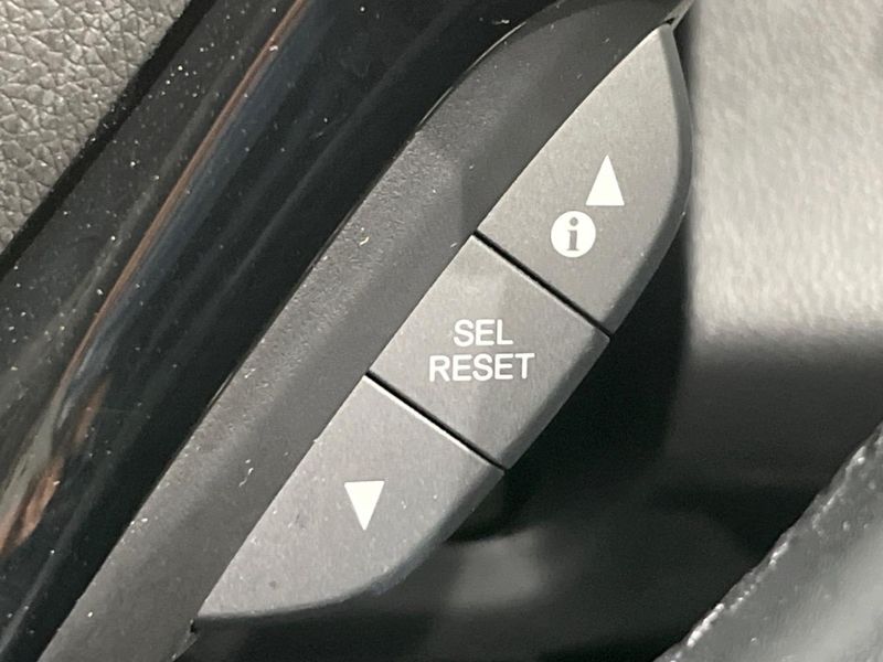 2015 Honda Vezel DAA-RU4 (UW-6a3b4b8a5f23b)[25]