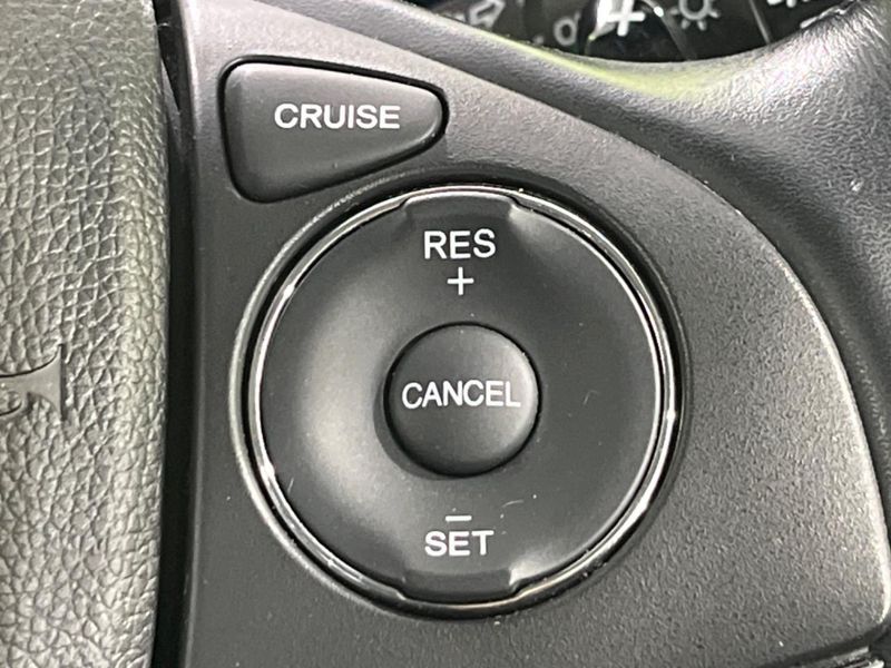 2015 Honda Vezel DAA-RU4 (UW-6a3b4b8a5f23b)[26]