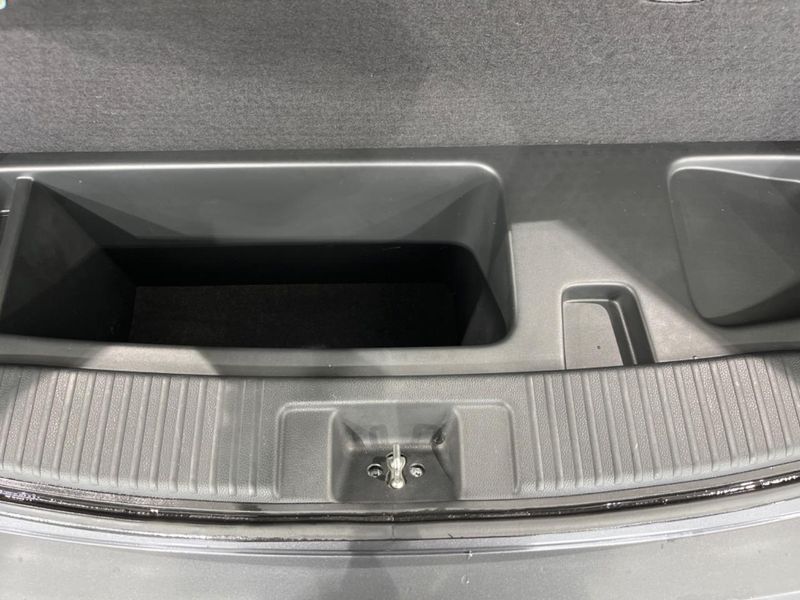 2015 Honda Vezel DAA-RU4 (UW-6a3b4b8a5f23b)[11]