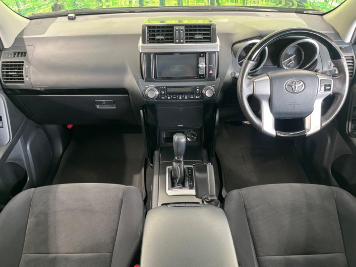 2017 Toyota Land Cruiser Prado CBA-TRJ150W (UW-6a3b4ba736d30)[25]