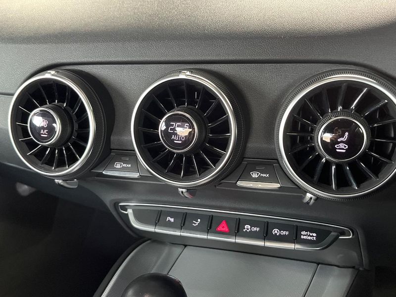 2016 Audi TT Coupe ABA-FVCHH (UW-6a3b4badccf14)[14]