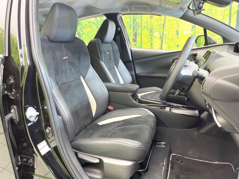 2022 Toyota Prius PHV 6LA-ZVW52 (UW-6a3b4bf31c616)[13]