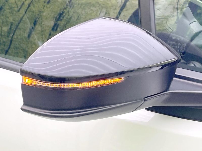 2023 Toyota Prius 6AA-ZVW60 (UW-6a3b4bf4be148)[15]