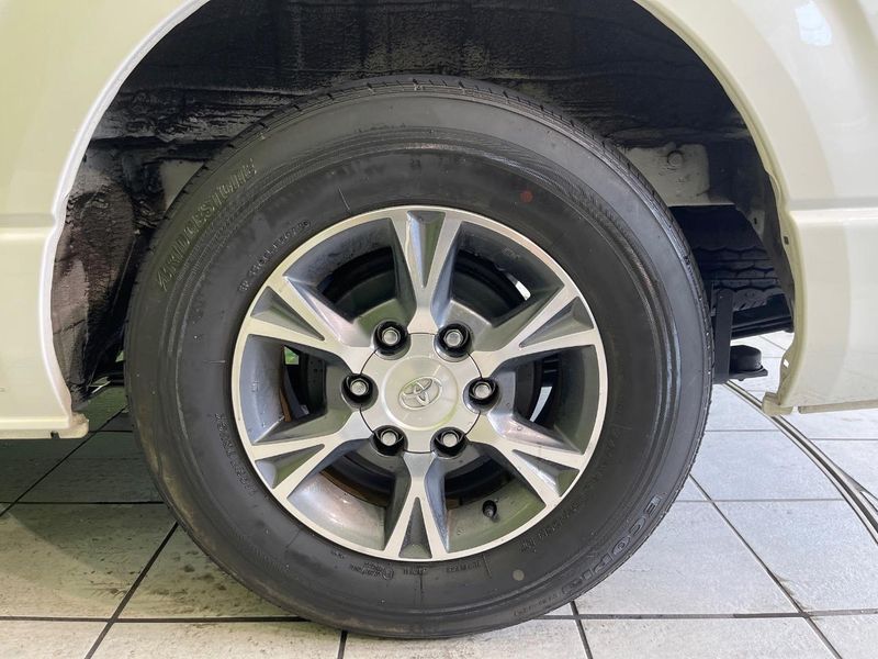2023 Toyota Hiace Van 3DF-GDH201V (UW-6a3c9b5944f06)[4]