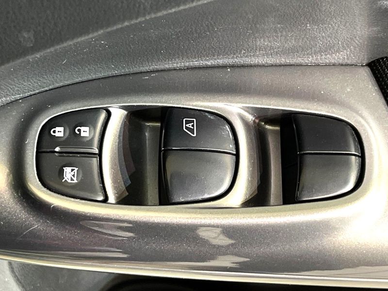 2015 Nissan JUKE DBA-YF15 (UW-6a3c9ceb37806)[7]
