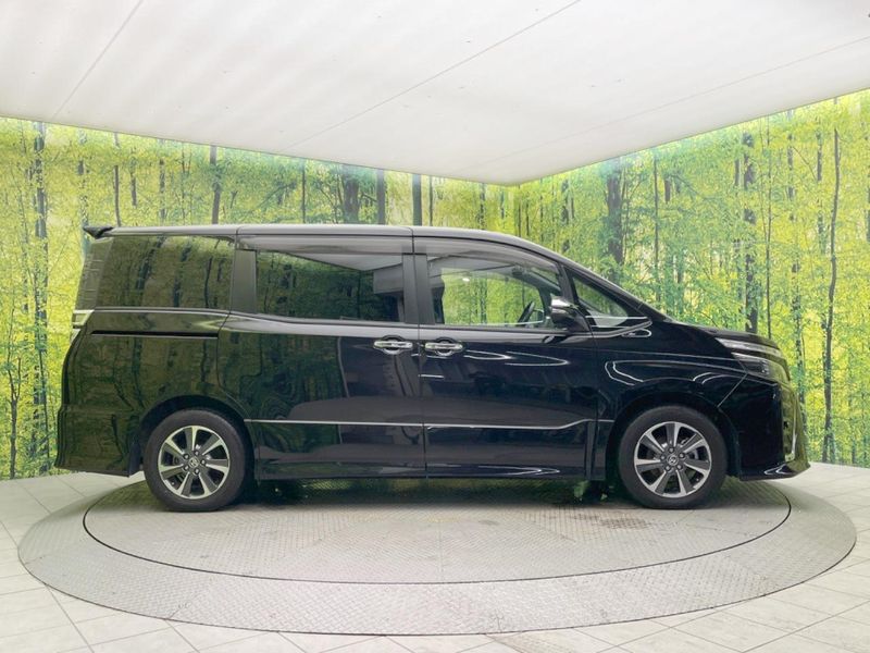 2019 Toyota Voxy DBA-ZRR80W (UW-6a3c9cfc64f53)[11]