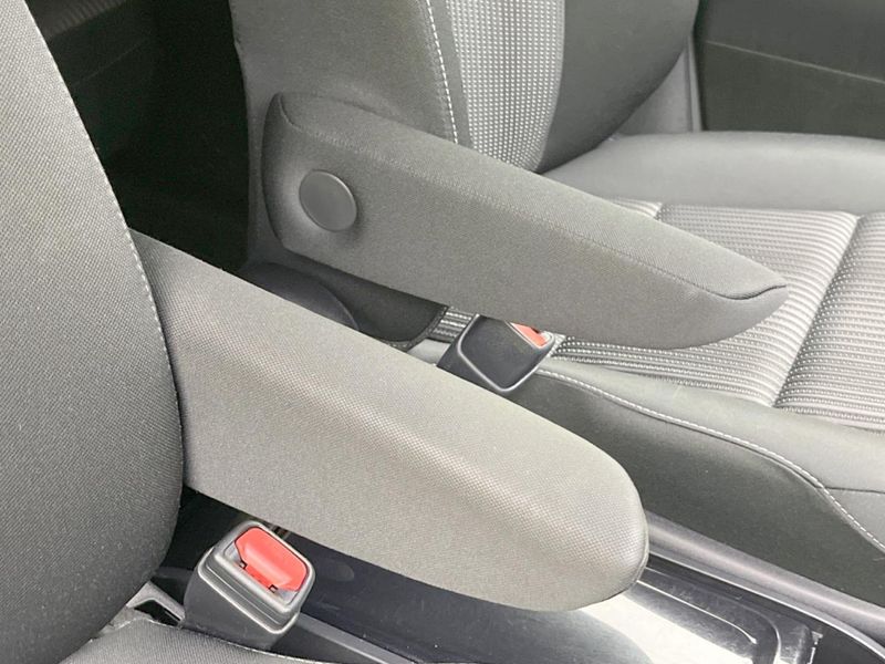 2019 Toyota Voxy DBA-ZRR80W (UW-6a3c9cfc64f53)[22]